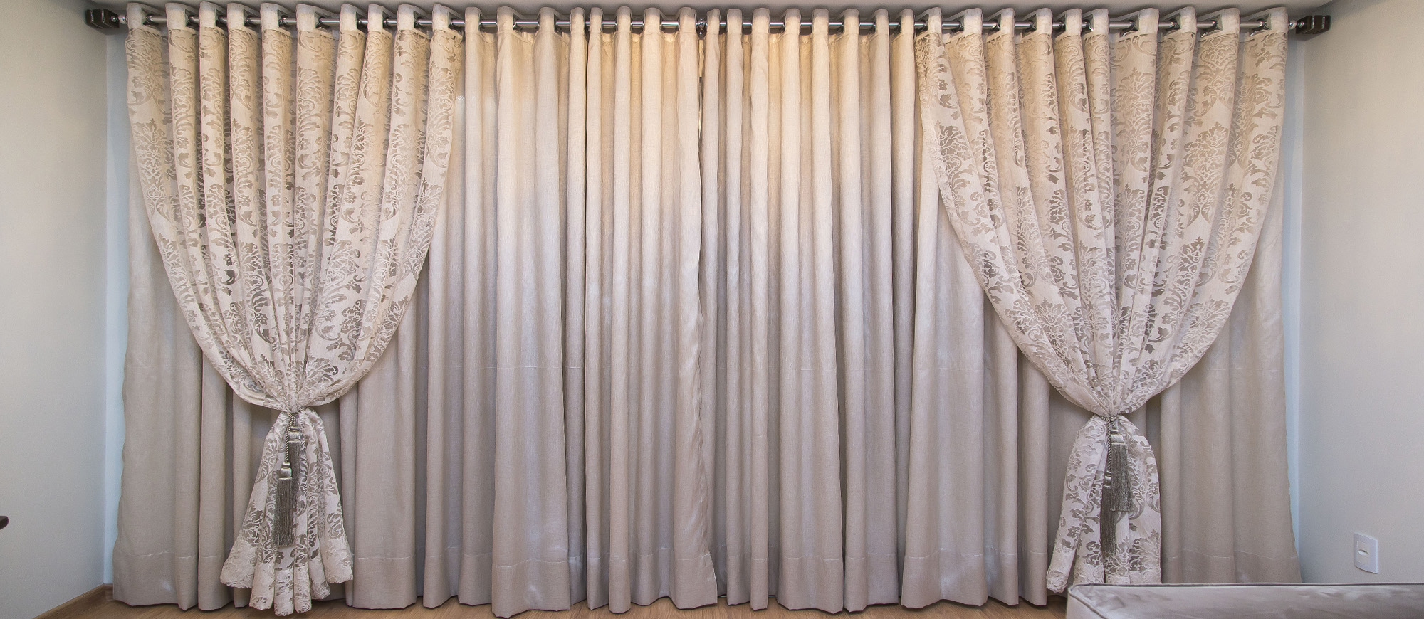 Cortina en Género gruesa más Visillo